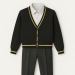 السترة والسُويتر التريكو الكلاسيكي المدرسي